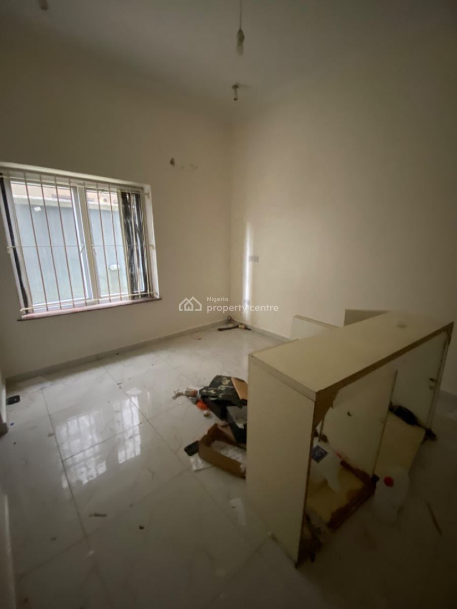 Serviced 2 Bedrooms Apartment with Big Backyard for Sitting Out, Oniru, Victoria Island (vi), Lagos, Flat / Apartment for Rent
