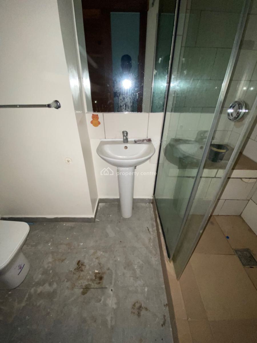 Serviced 2 Bedrooms Apartment with Big Backyard for Sitting Out, Oniru, Victoria Island (vi), Lagos, Flat / Apartment for Rent