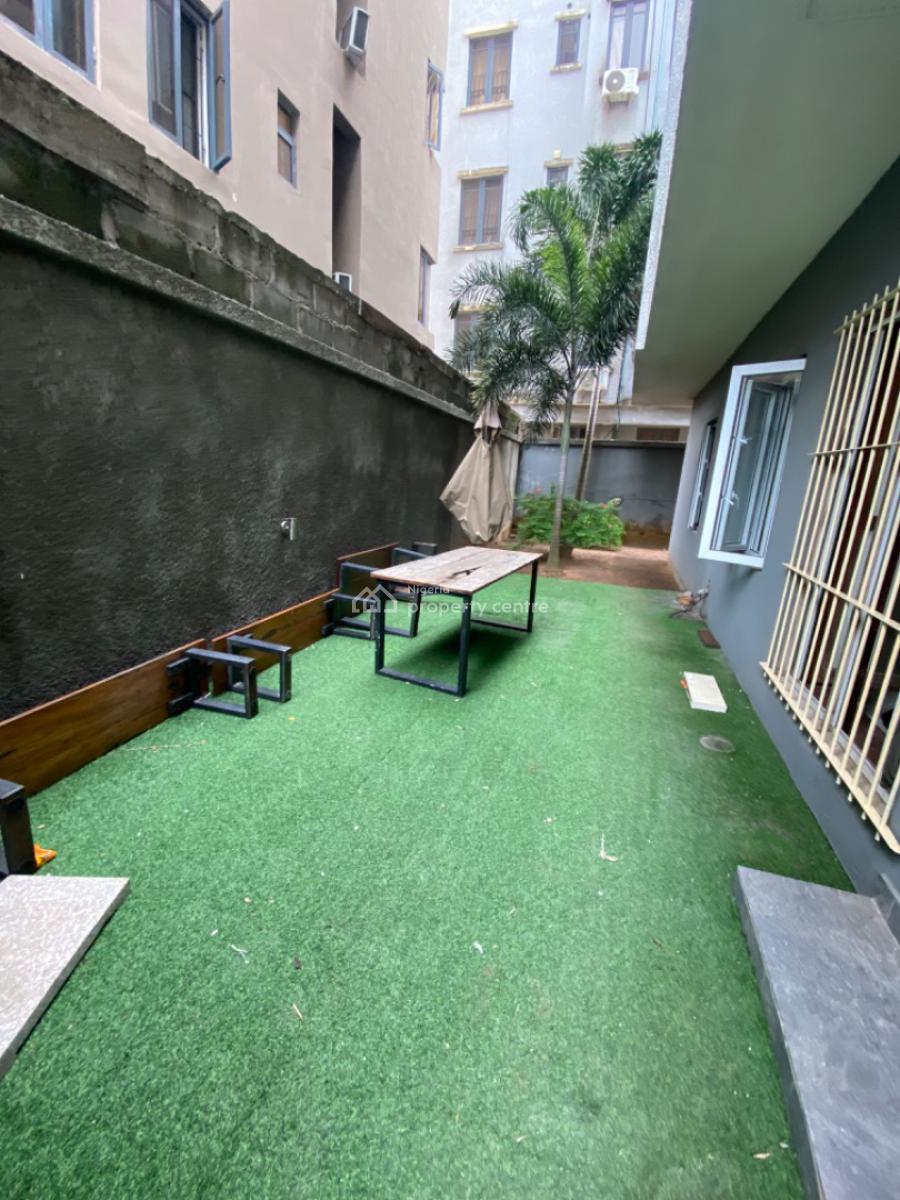 Serviced 2 Bedrooms Apartment with Big Backyard for Sitting Out, Oniru, Victoria Island (vi), Lagos, Flat / Apartment for Rent