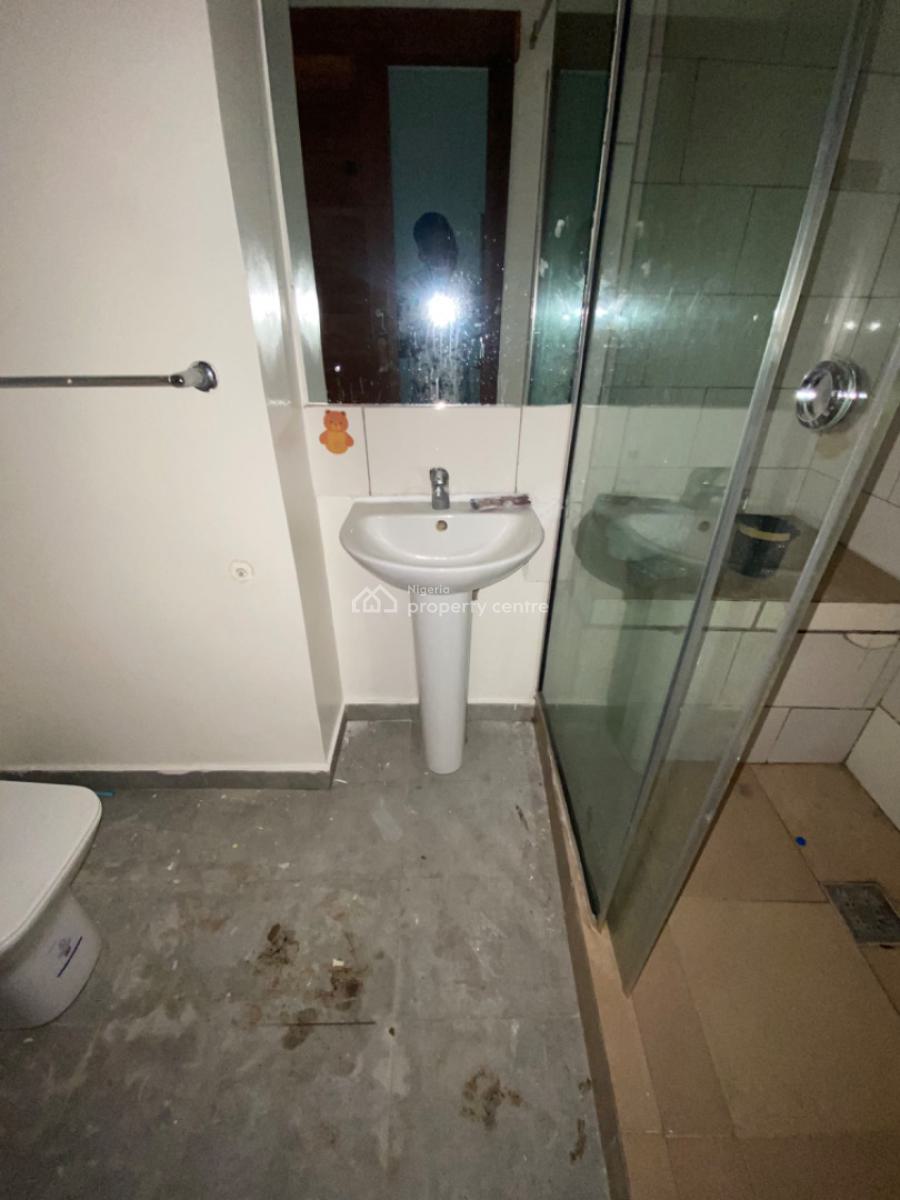 Serviced 2 Bedrooms Apartment with Big Backyard for Sitting Out, Oniru, Victoria Island (vi), Lagos, Flat / Apartment for Rent