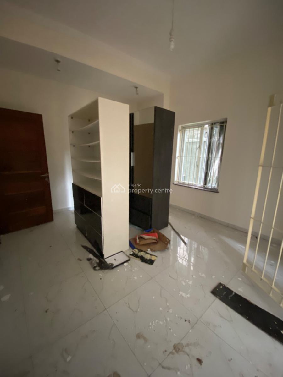 Serviced 2 Bedrooms Apartment with Big Backyard for Sitting Out, Oniru, Victoria Island (vi), Lagos, Flat / Apartment for Rent