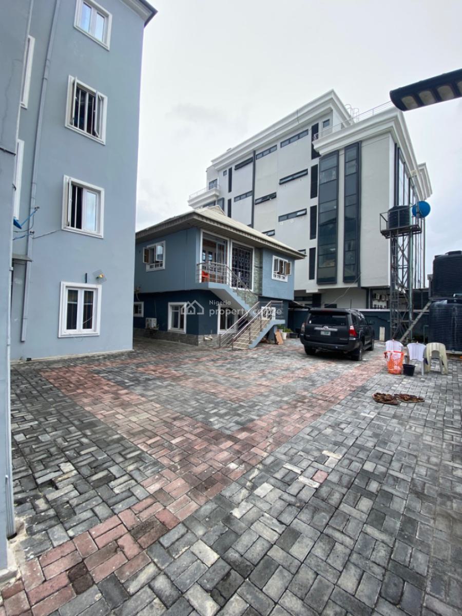 a Renovated 3 Bedroom Apartment Upstairs, Lekki Phase 1, Lekki, Lagos, Flat / Apartment for Rent
