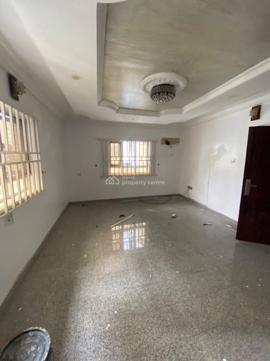 a Renovated 3 Bedroom Apartment Upstairs, Lekki Phase 1, Lekki, Lagos, Flat / Apartment for Rent