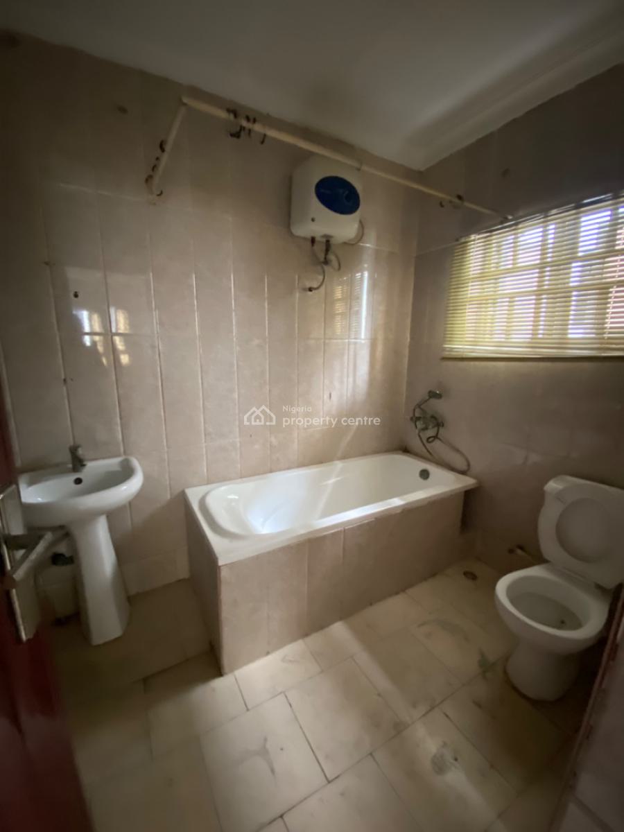a Renovated 3 Bedroom Apartment Upstairs, Lekki Phase 1, Lekki, Lagos, Flat / Apartment for Rent