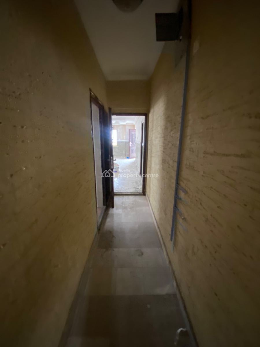 a Renovated 3 Bedroom Apartment Upstairs, Lekki Phase 1, Lekki, Lagos, Flat / Apartment for Rent