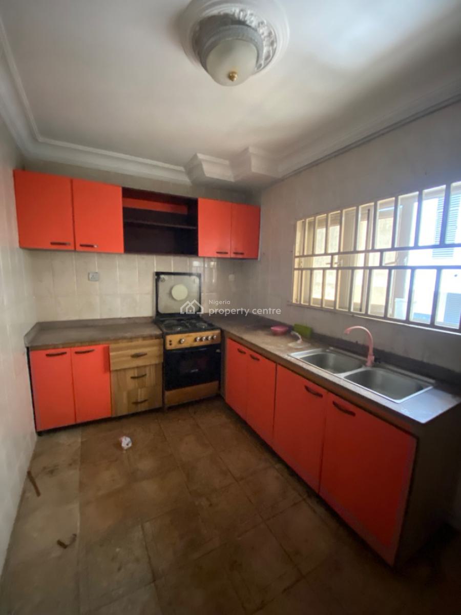 a Renovated 3 Bedroom Apartment Upstairs, Lekki Phase 1, Lekki, Lagos, Flat / Apartment for Rent