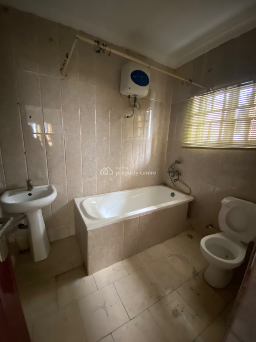 a Renovated 3 Bedroom Apartment Upstairs, Lekki Phase 1, Lekki, Lagos, Flat / Apartment for Rent