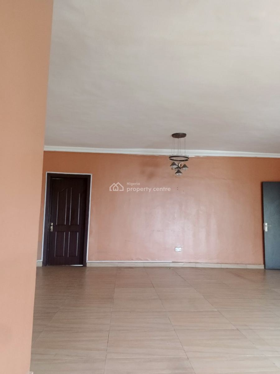 Neatly Used and Luxury 3 Bedroom with a Bq in an Estate, Alagomeji, Alagomeji, Yaba, Lagos, Flat / Apartment for Rent