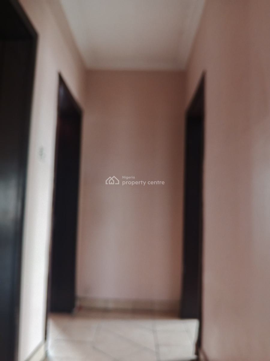Neatly Used and Luxury 3 Bedroom with a Bq in an Estate, Alagomeji, Alagomeji, Yaba, Lagos, Flat / Apartment for Rent