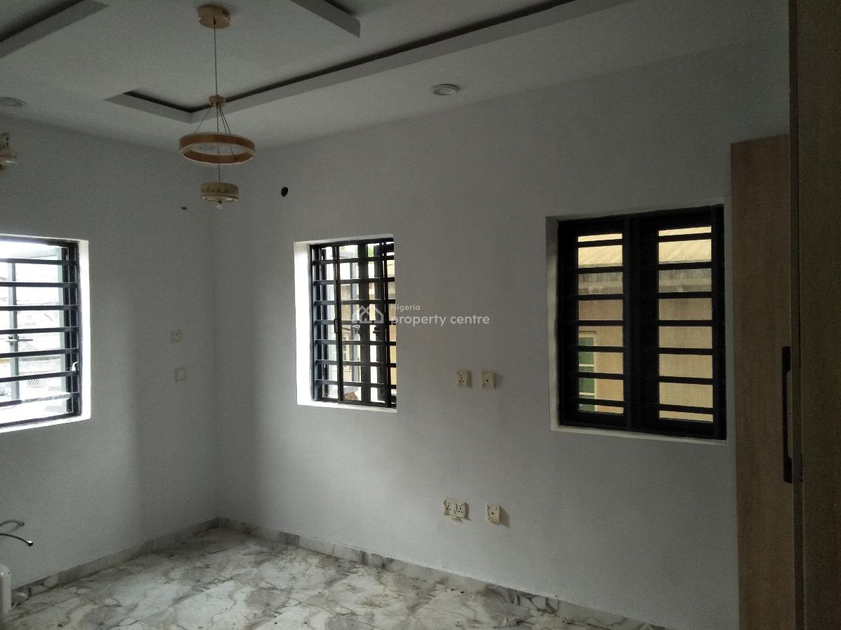 Luxury 2 Bedroom Flat, Solanke Street, Yaba, Lagos, Flat / Apartment for Rent