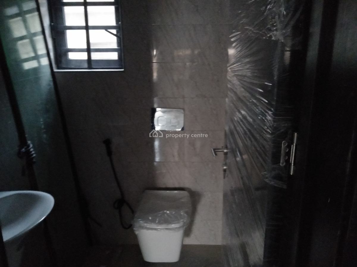 Luxury 2 Bedroom Flat, Solanke Street, Yaba, Lagos, Flat / Apartment for Rent