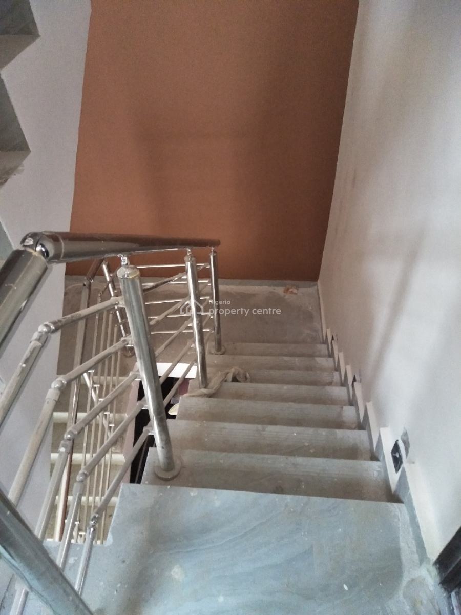 Luxury 2 Bedroom Flat, Solanke Street, Yaba, Lagos, Flat / Apartment for Rent