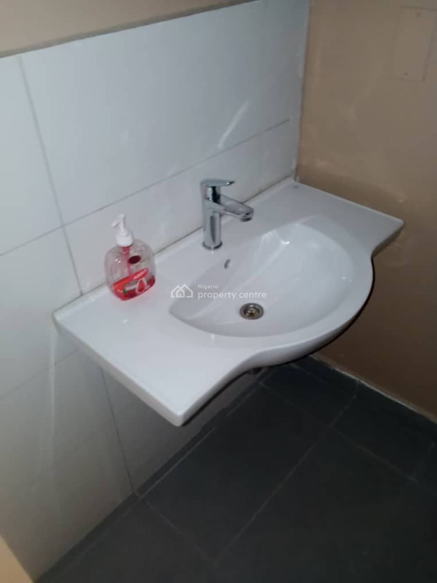 2 Bedroom Apartment, Lekki Phase 1, Lekki, Lagos, Flat / Apartment for Rent