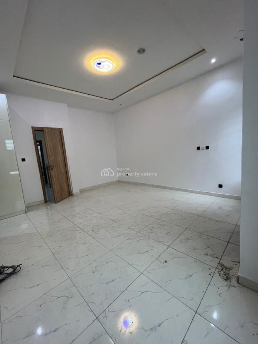 Luxury 1 Bedroom Master Bedroom in a Safe and Secured Estate, Orchid Road, Royal Pine Estate, Lekki, Lagos, Self Contain (single Rooms) for Rent