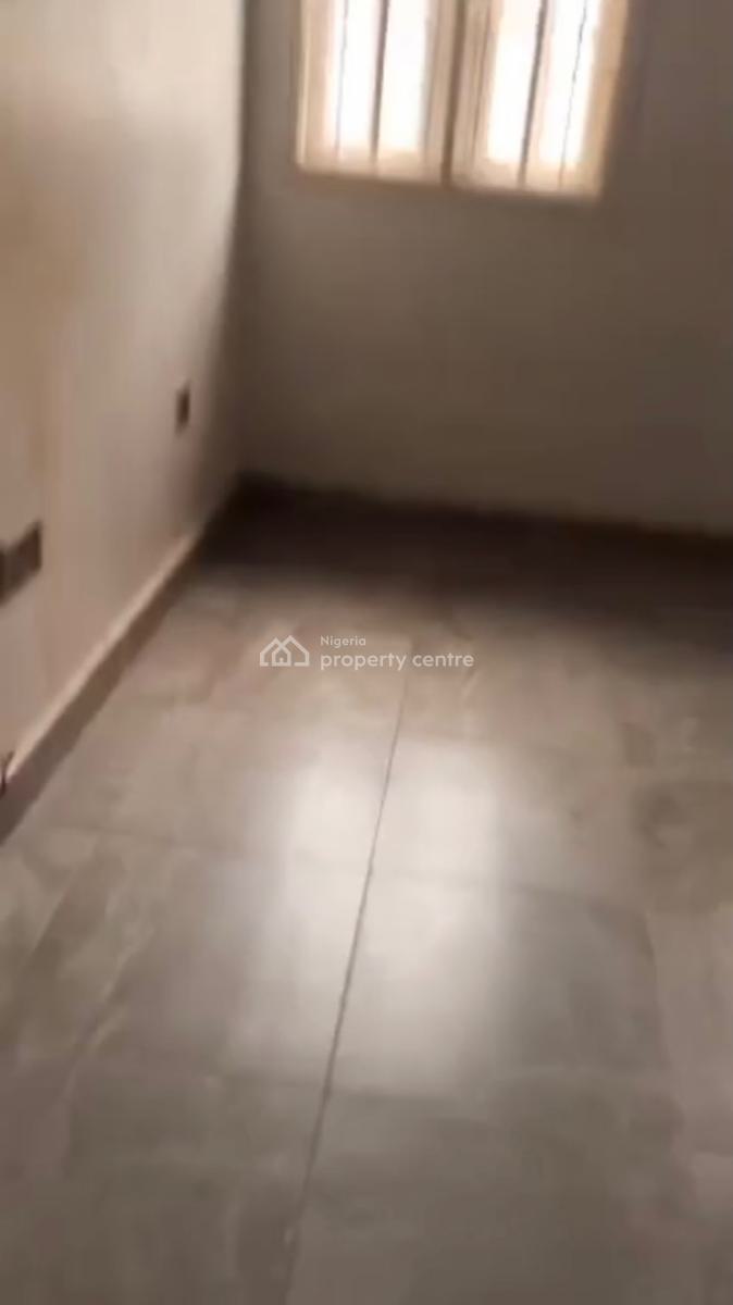 a Standard, Executive 3 Bedroom Flat, Gra, Ogudu, Lagos, Flat / Apartment for Rent