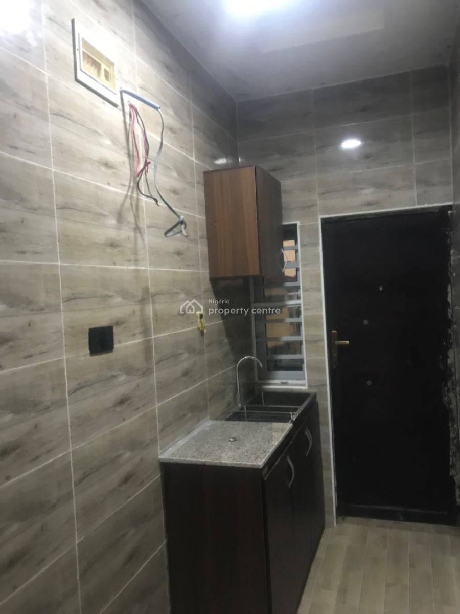 Newly Built and Tastefully Finished 2 Bedroom Flat, Jabita Close Shomolu, Fola Agoro, Yaba, Lagos, Flat / Apartment for Rent