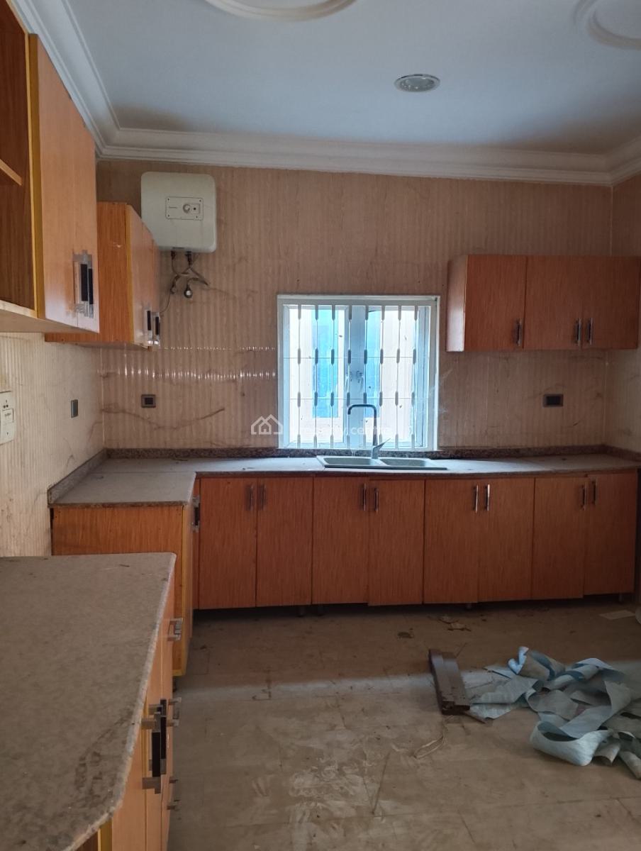 5 Bedrooms Semi-detached Duplex with a 1 Bedroom Bq, Gidado Bukar Crescent, Durumi, Abuja, Semi-detached Duplex for Rent
