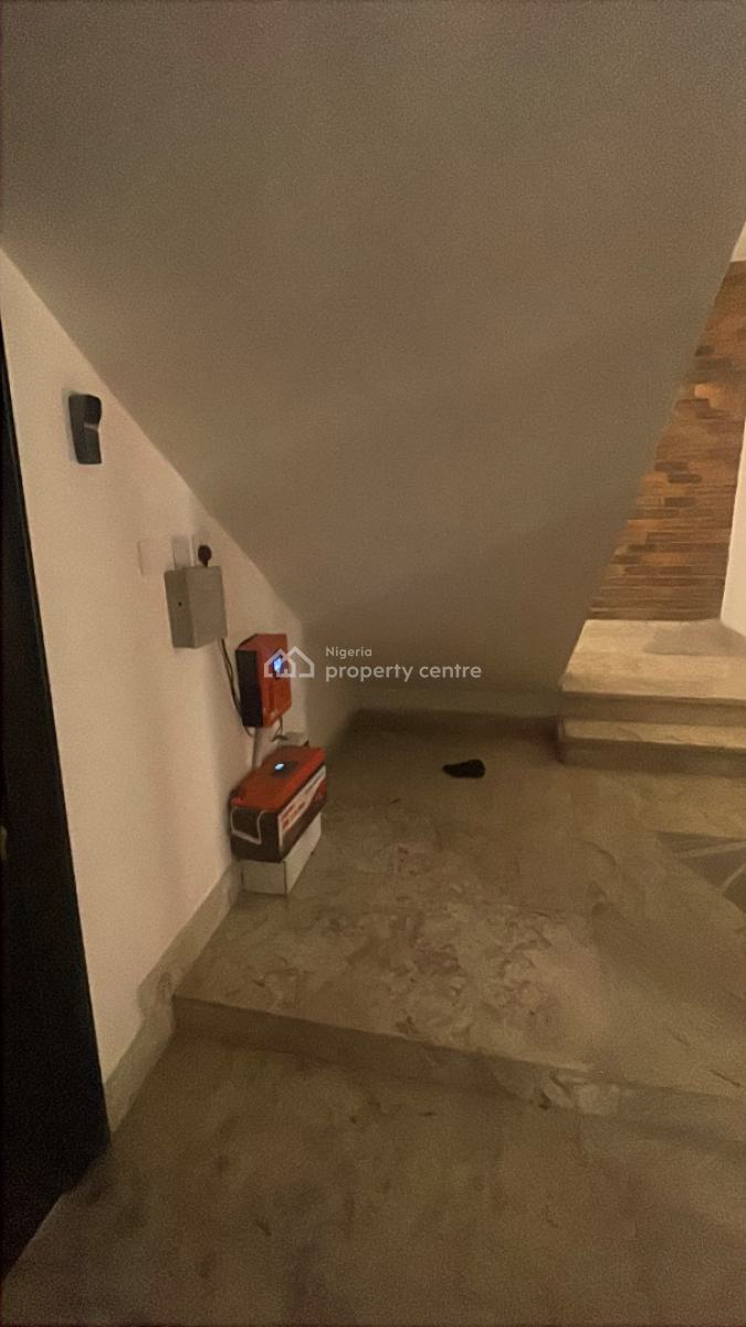 Smart 3 Bedroom Apartment with Bq, Magodo, Lagos, Flat / Apartment for Rent