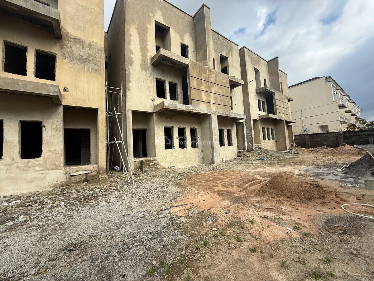 Distress 4 Bedroom Terrace Duplex, Guzape District, Abuja, Terraced Duplex for Sale