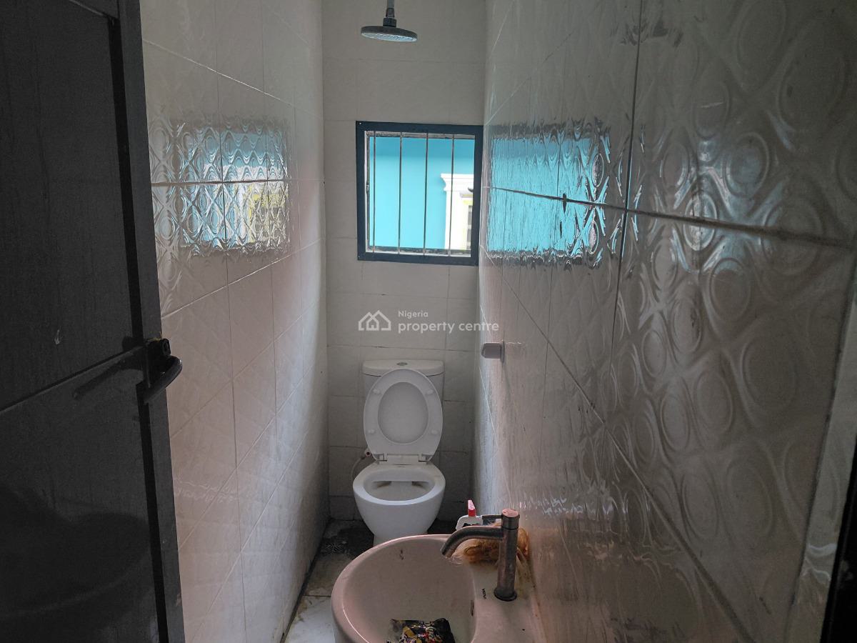 Descent 2bedroom Flat, Ibrahim Olowo Street, Alapere, Ketu, Lagos, Flat / Apartment for Rent