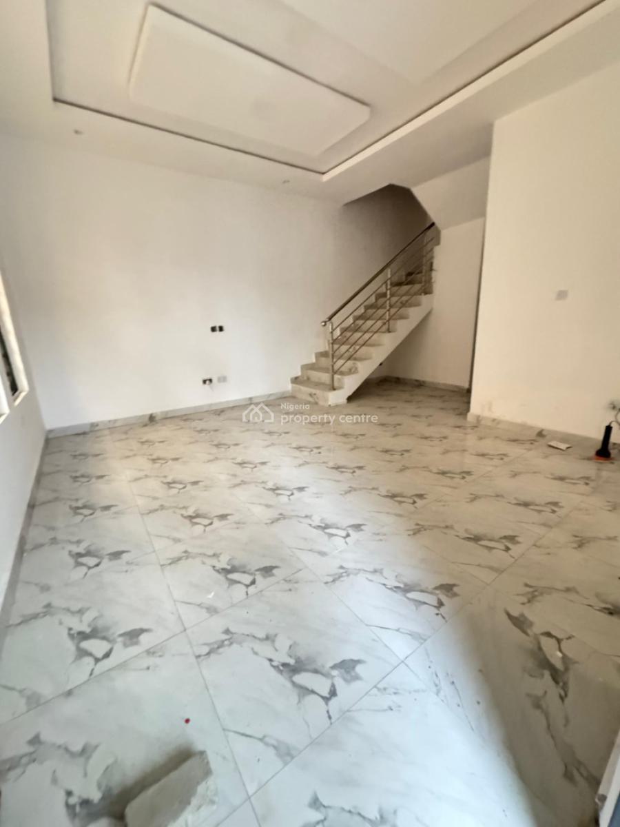Distress 3bedroom Semi Detached Self Compound with Bq Harris Drive, Harris Drive, Vgc, Lekki, Lagos, Semi-detached Duplex for Sale