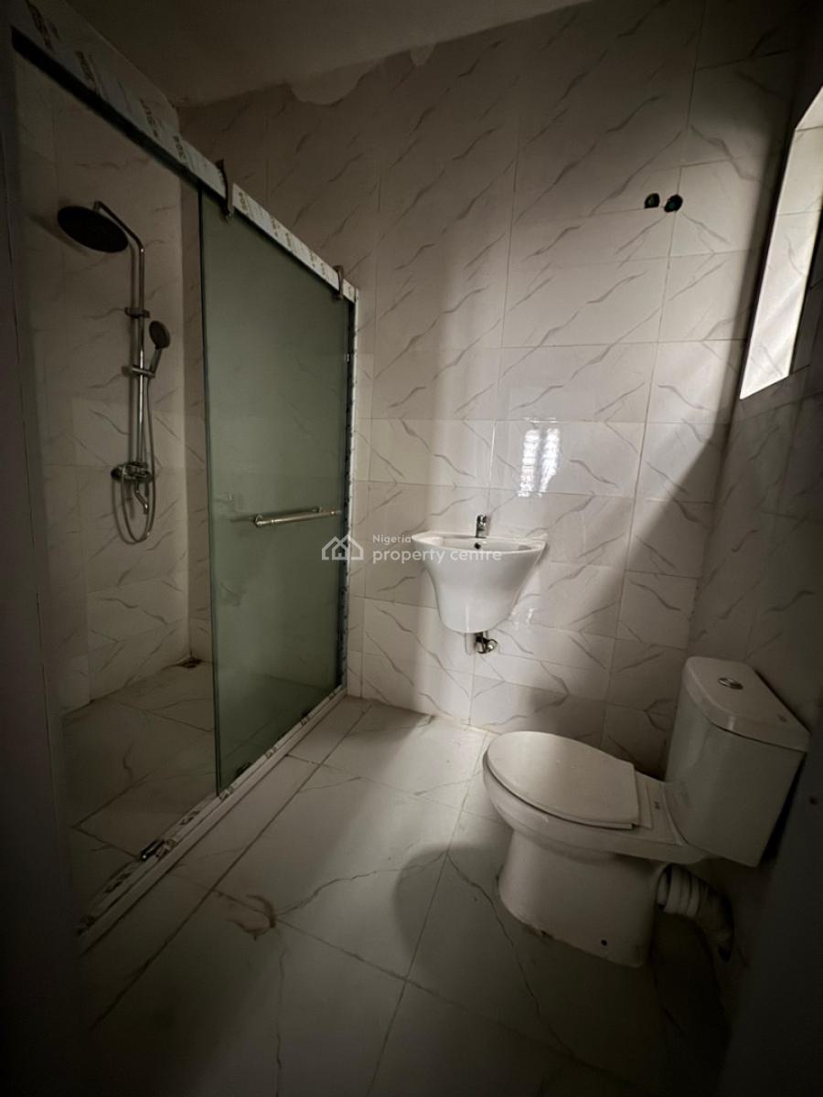 Distress 3bedroom Semi Detached Self Compound with Bq Harris Drive, Harris Drive, Vgc, Lekki, Lagos, Semi-detached Duplex for Sale