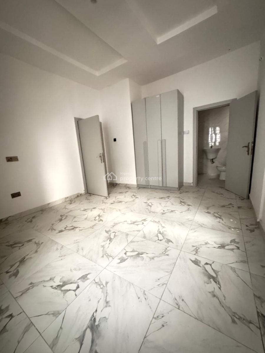 Distress 3bedroom Semi Detached Self Compound with Bq Harris Drive, Harris Drive, Vgc, Lekki, Lagos, Semi-detached Duplex for Sale