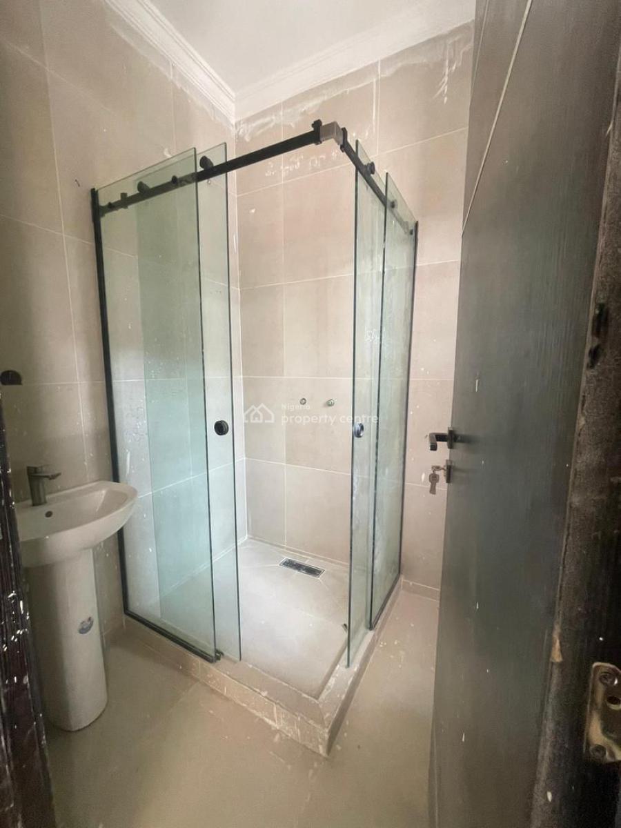Fully Serviced 4 Bedroom Apartment Plus Bq, Lekki Phase 1, Lekki, Lagos, Flat / Apartment for Sale