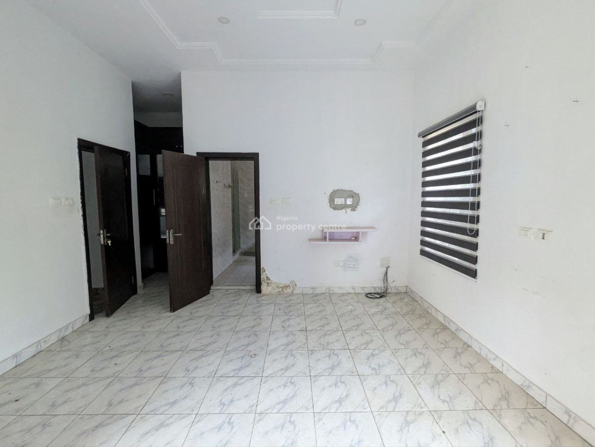 Good Deal: 3 Bed Semi-detached with Bq in a Gated Estate, Ocean Breeze Estate, Off Ologolo Road, Ologolo, Lekki, Lagos, Semi-detached Duplex for Sale