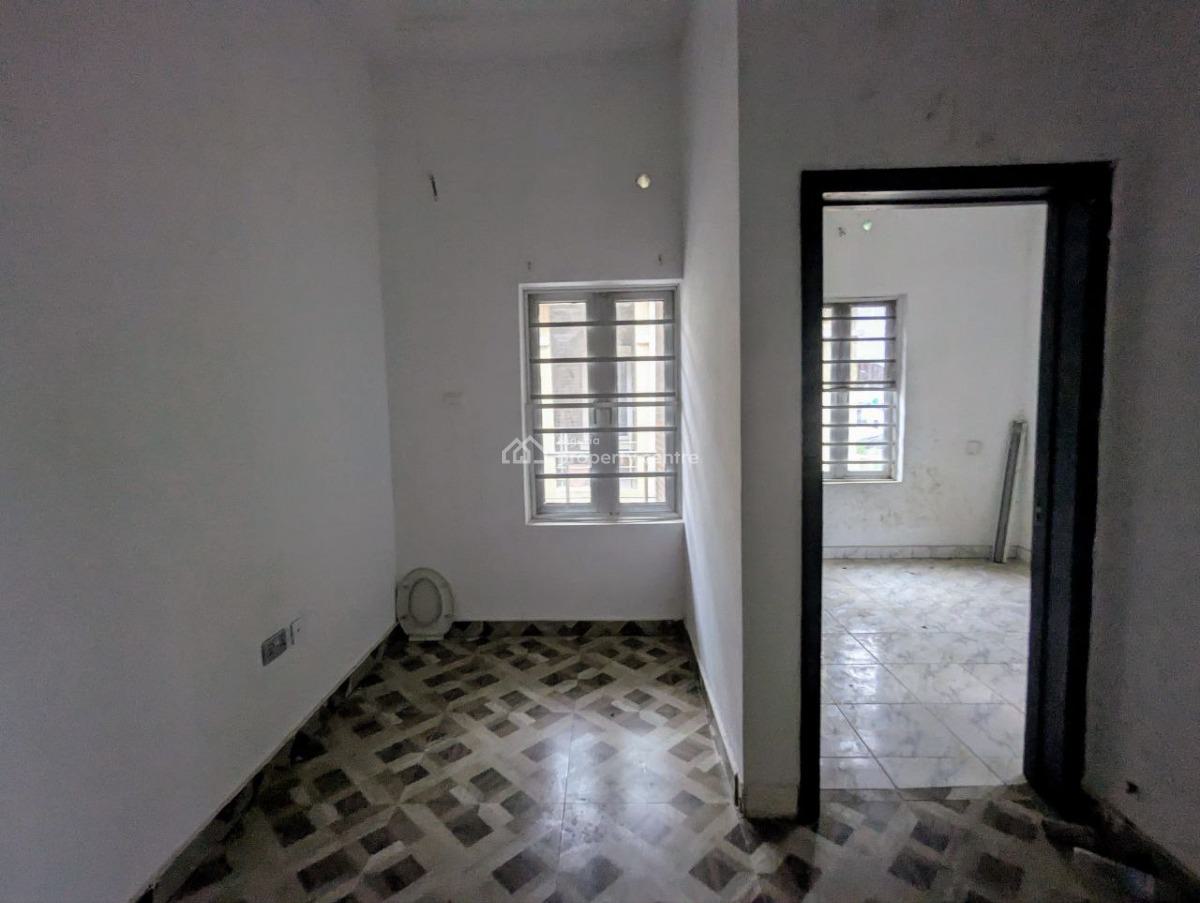 Good Deal: 3 Bed Semi-detached with Bq in a Gated Estate, Ocean Breeze Estate, Off Ologolo Road, Ologolo, Lekki, Lagos, Semi-detached Duplex for Sale