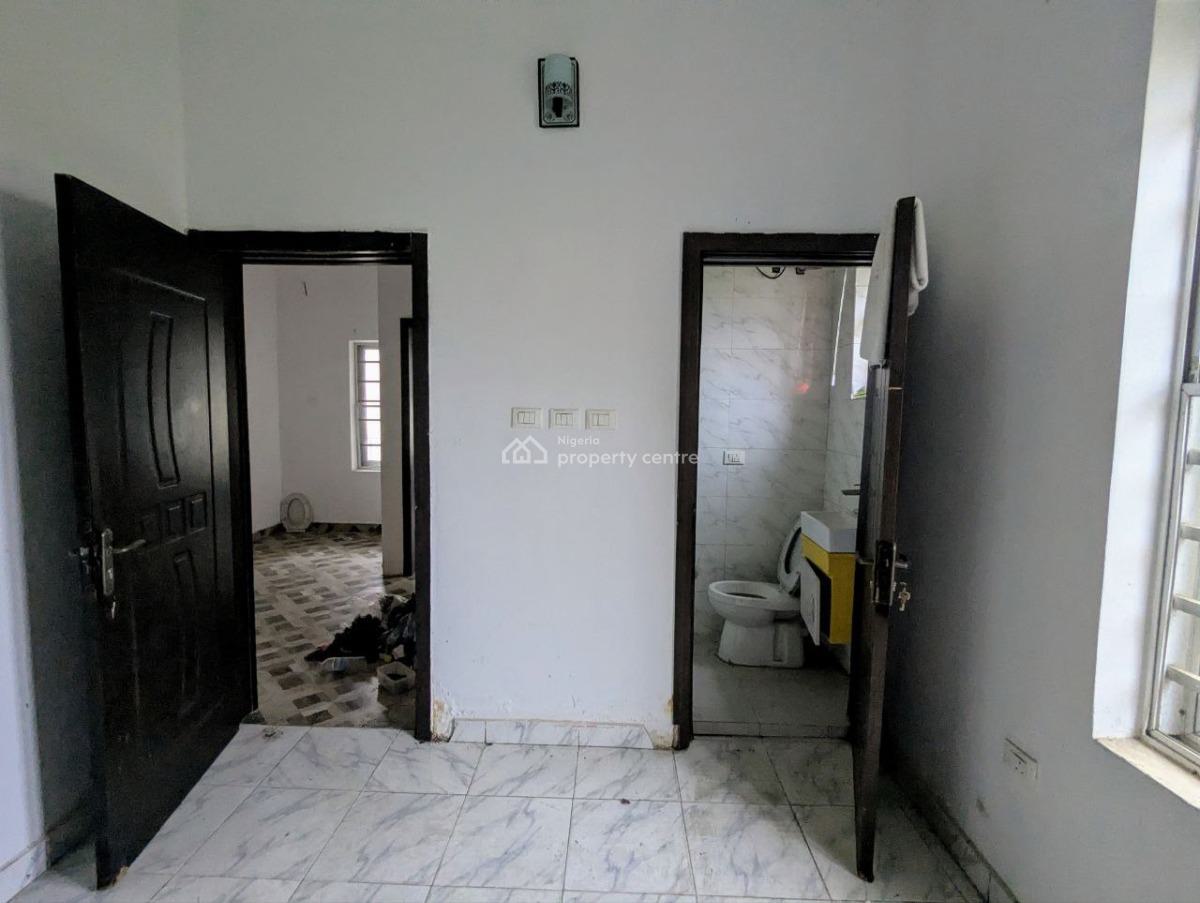 Good Deal: 3 Bed Semi-detached with Bq in a Gated Estate, Ocean Breeze Estate, Off Ologolo Road, Ologolo, Lekki, Lagos, Semi-detached Duplex for Sale
