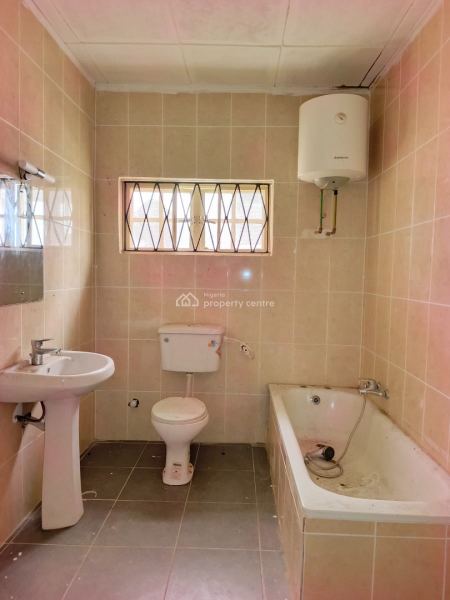 Smart Spacious 5 Bedrooms Fully Detached Duplex with 2 Rooms Bq., in a Very Good Estate at Abraham Adesanya Axis Ajah Lagos., Ajah, Lagos, Semi-detached Duplex for Rent
