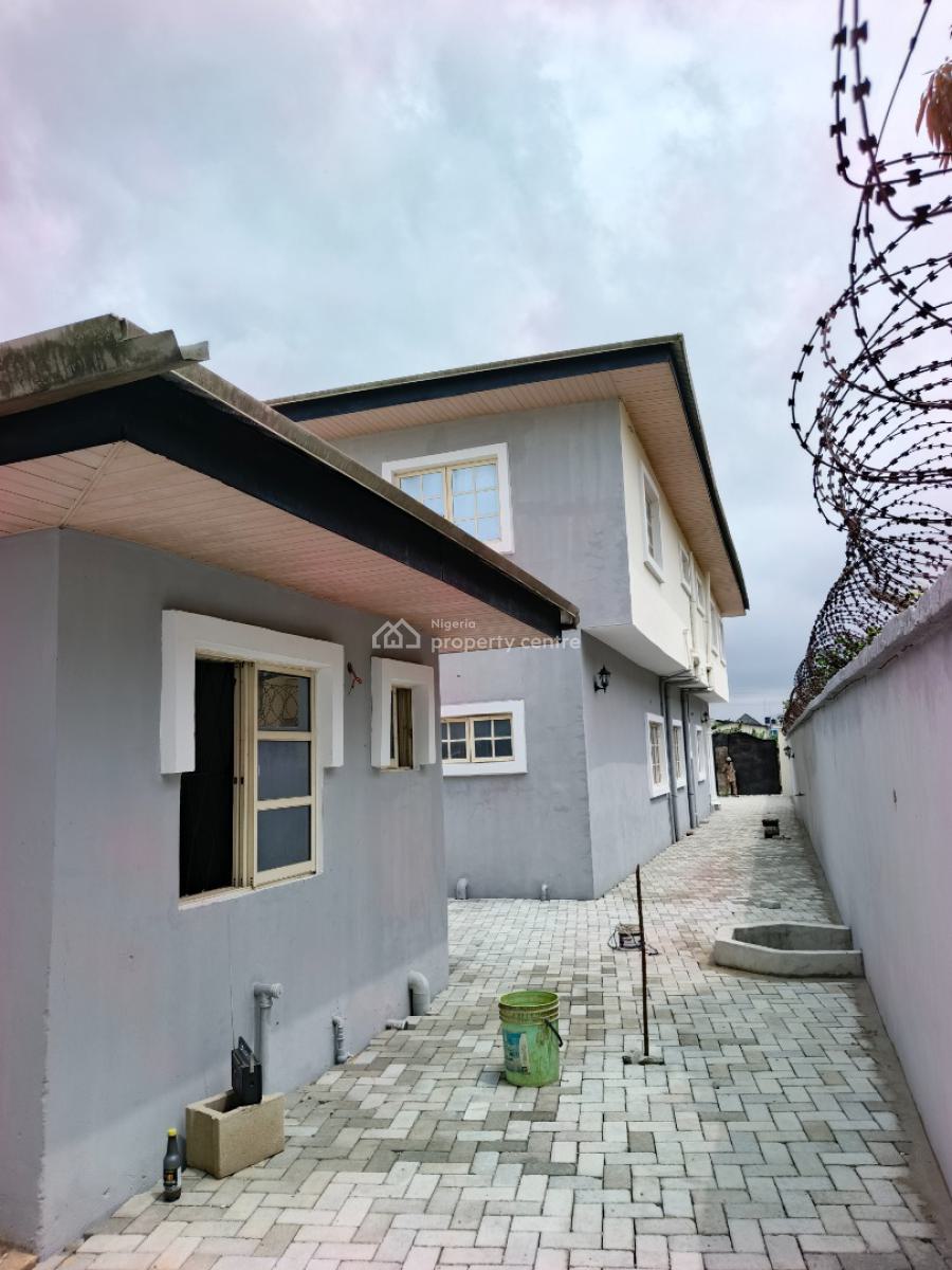 Smart Spacious 5 Bedrooms Fully Detached Duplex with 2 Rooms Bq., in a Very Good Estate at Abraham Adesanya Axis Ajah Lagos., Ajah, Lagos, Semi-detached Duplex for Rent