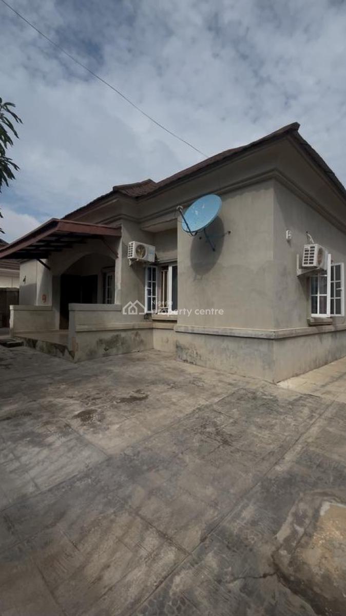 Clean and Spacious 3 Bedroom Bungalow, Gwarinpa, Abuja, Detached Bungalow for Rent