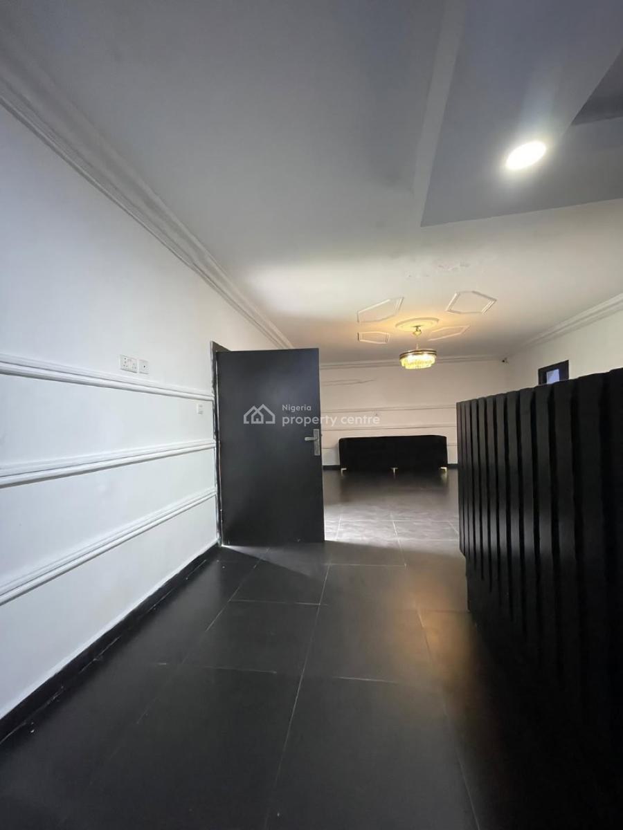 10 Rooms Hotel on 1 & Half Plots, Rumuomasi Port Harcourt, Rumuomasi, Port Harcourt, Rivers, Hotel / Guest House for Sale