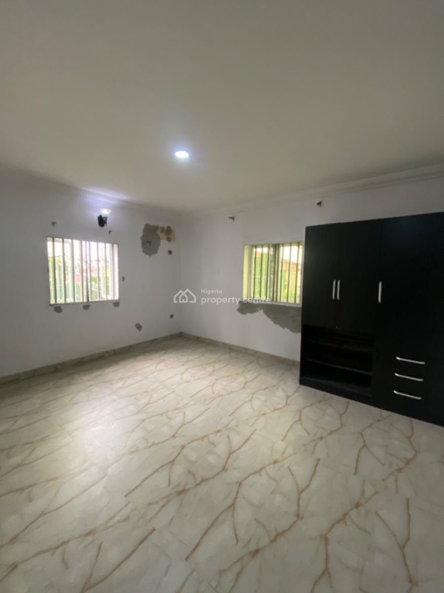 an Executive Three Bedroom Flat, Ocean View Estate Skymall Sangotedo Lekki Phase2, Lekki, Lagos, Flat / Apartment for Rent