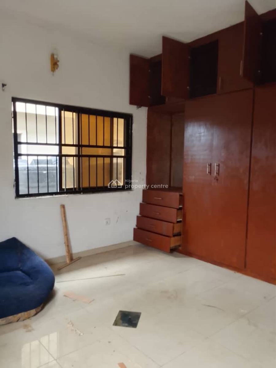 Spacious and Well Maintained 3 Bedroom Apartment, Gated and Secured Estate, New Road, Igbo Efon, Lekki, Lagos, Flat / Apartment for Rent