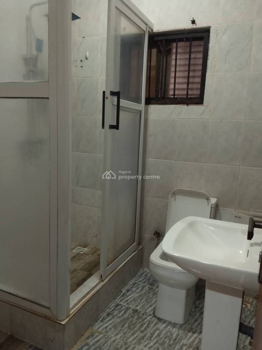 Spacious and Well Maintained 3 Bedroom Apartment, Gated and Secured Estate, New Road, Igbo Efon, Lekki, Lagos, Flat / Apartment for Rent