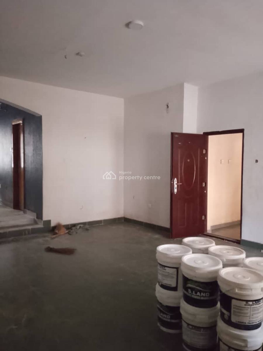 Spacious and Well Maintained 3 Bedroom Apartment, Gated and Secured Estate, New Road, Igbo Efon, Lekki, Lagos, Flat / Apartment for Rent