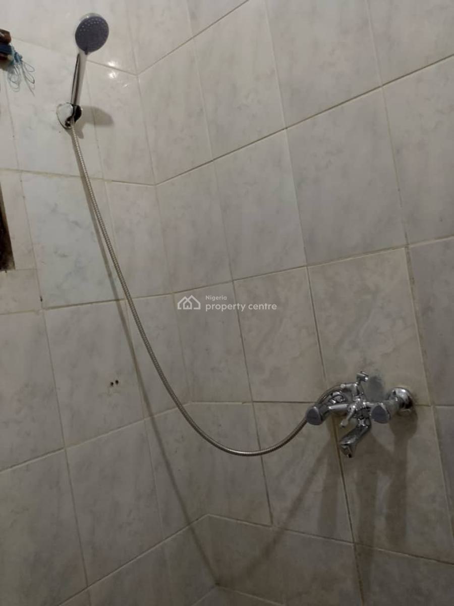 Spacious and Well Maintained 3 Bedroom Apartment, Gated and Secured Estate, New Road, Igbo Efon, Lekki, Lagos, Flat / Apartment for Rent