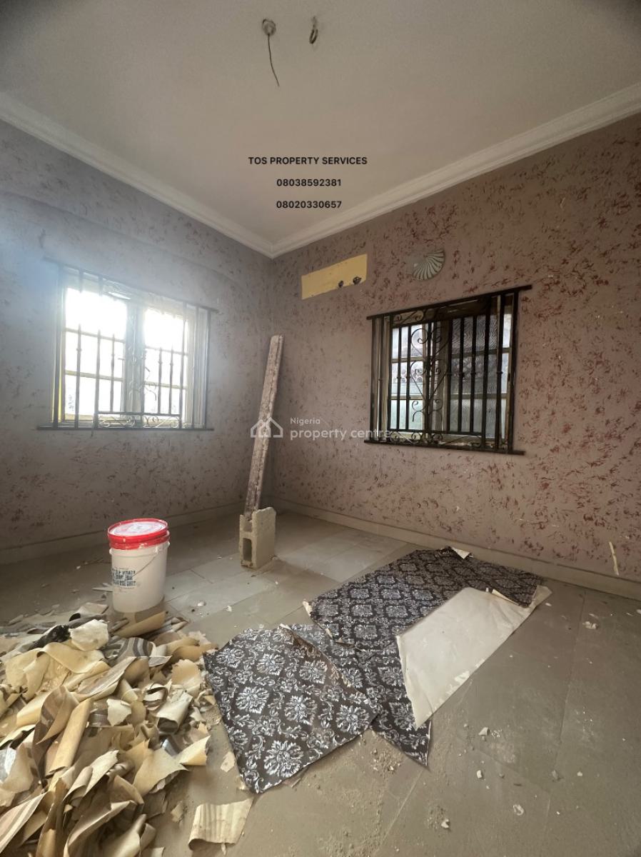 Standard 2 Bedroom Apartment on Groundfloor, Off Herbert Macaulay Way, Yaba, Lagos, Flat / Apartment for Rent