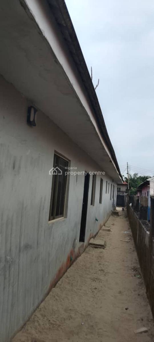 Bungalow with 2bedoom Flat & 2 Units of Self Contains, Ona Osa, Ibeju Lekki, Lagos, Detached Bungalow for Sale