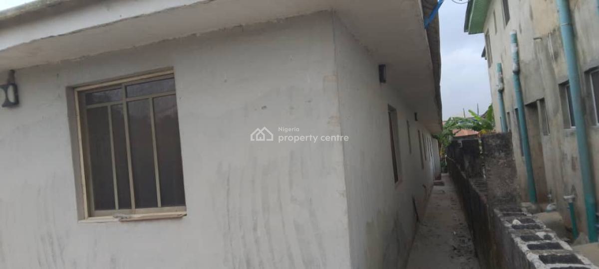 Bungalow with 2bedoom Flat & 2 Units of Self Contains, Ona Osa, Ibeju Lekki, Lagos, Detached Bungalow for Sale