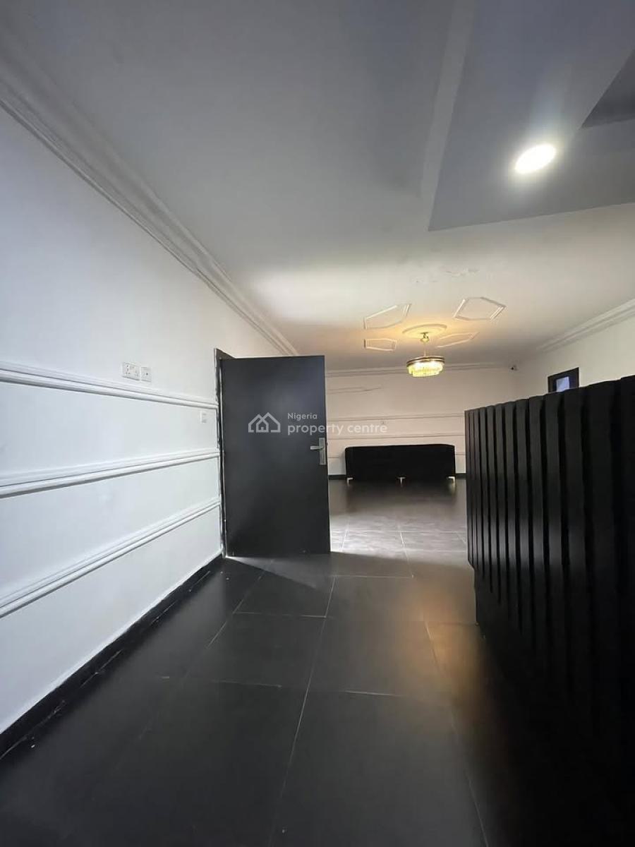 10 Rooms Hotel on 1 & Half Plots, Off Aba Road, Rumuomasi, Port Harcourt, Rivers, Hotel / Guest House for Sale