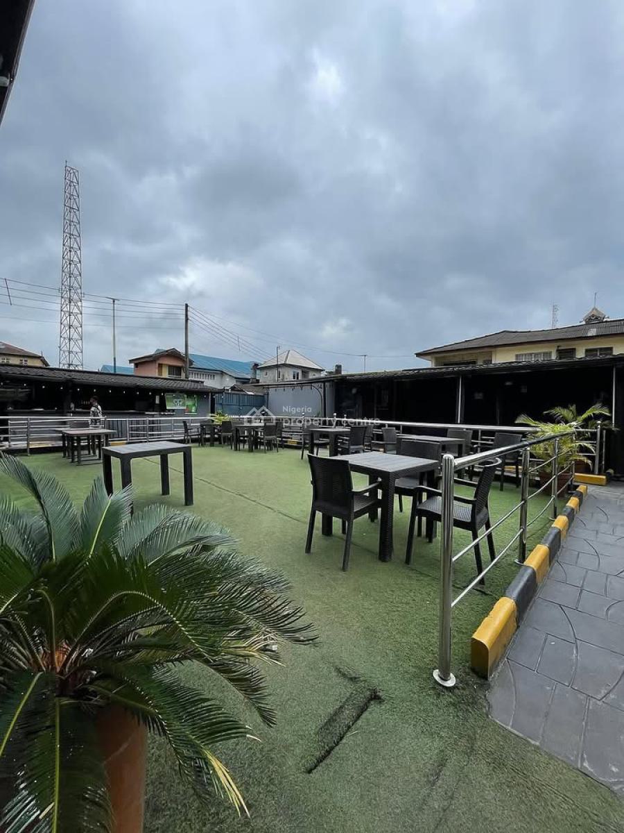 10 Rooms Hotel on 1 & Half Plots, Off Aba Road, Rumuomasi, Port Harcourt, Rivers, Hotel / Guest House for Sale