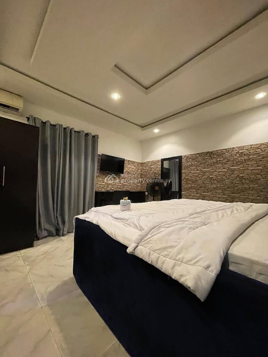 10 Rooms Hotel on 1 & Half Plots, Off Aba Road, Rumuomasi, Port Harcourt, Rivers, Hotel / Guest House for Sale