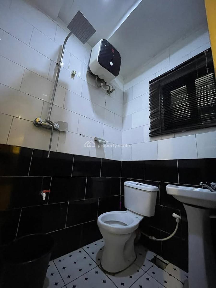 10 Rooms Hotel on 1 & Half Plots, Off Aba Road, Rumuomasi, Port Harcourt, Rivers, Hotel / Guest House for Sale