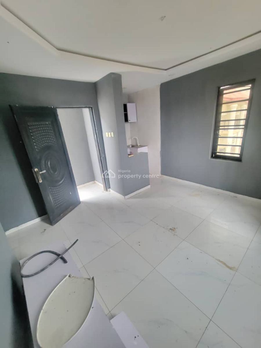 Clean and Sharp Room and Parlor Apartment, Royal Palmwill Estate, Ajah, Lagos, Flat / Apartment for Rent