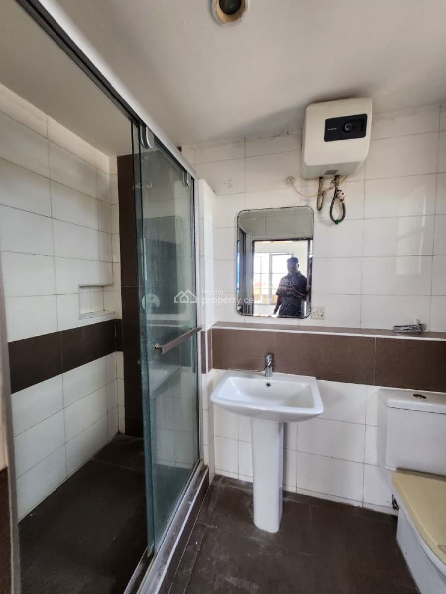 Spacious  3-bedroom Penthouse with Bq and Pool, Lekki Phase 1, Lekki Phase 1, Lekki, Lagos, Flat / Apartment for Rent