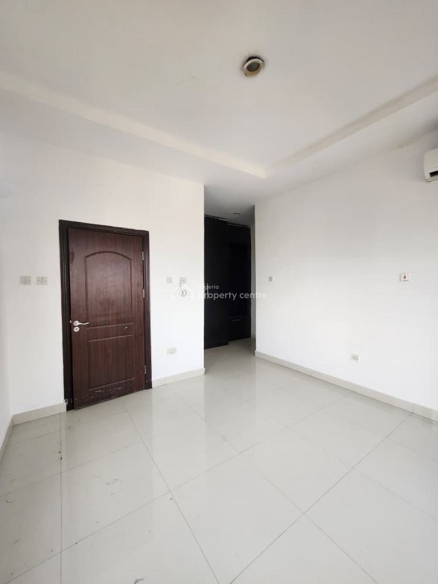Spacious  3-bedroom Penthouse with Bq and Pool, Lekki Phase 1, Lekki Phase 1, Lekki, Lagos, Flat / Apartment for Rent